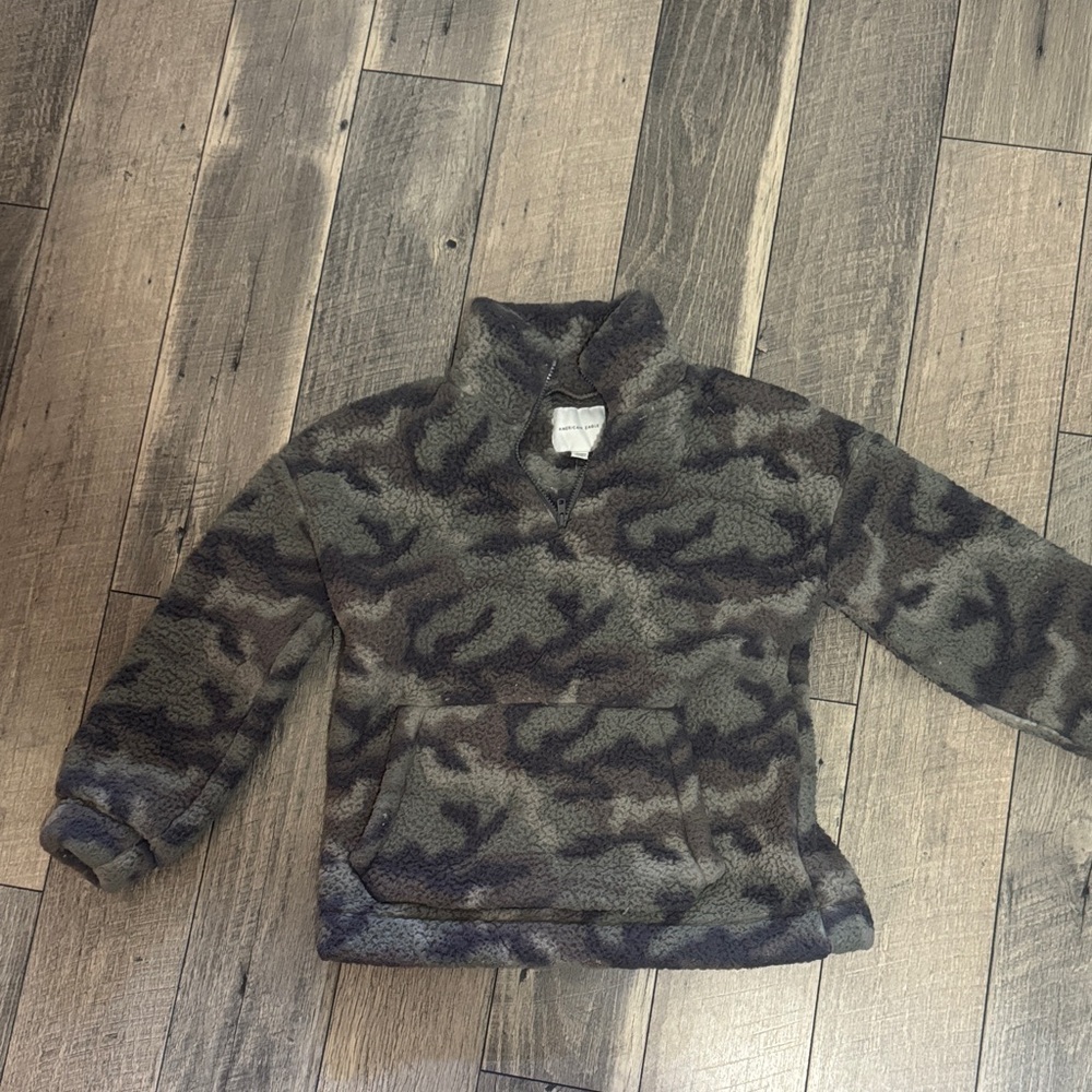 American Eagle Outfitters Camo Fleece Pullover